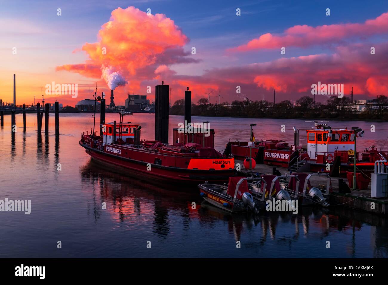 L'impression du soir au Süderelbe, port de Hambourg Banque D'Images