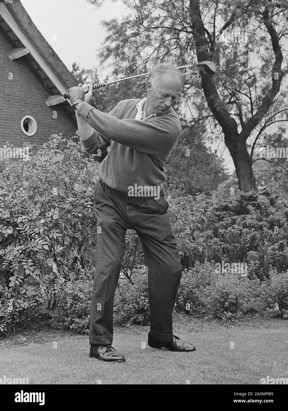 King Leopold Eindhoven pour participer à des compétitions de golf. L'un des participants était l'ancien roi Léopold de Belgique le 21 juin 1963 Banque D'Images