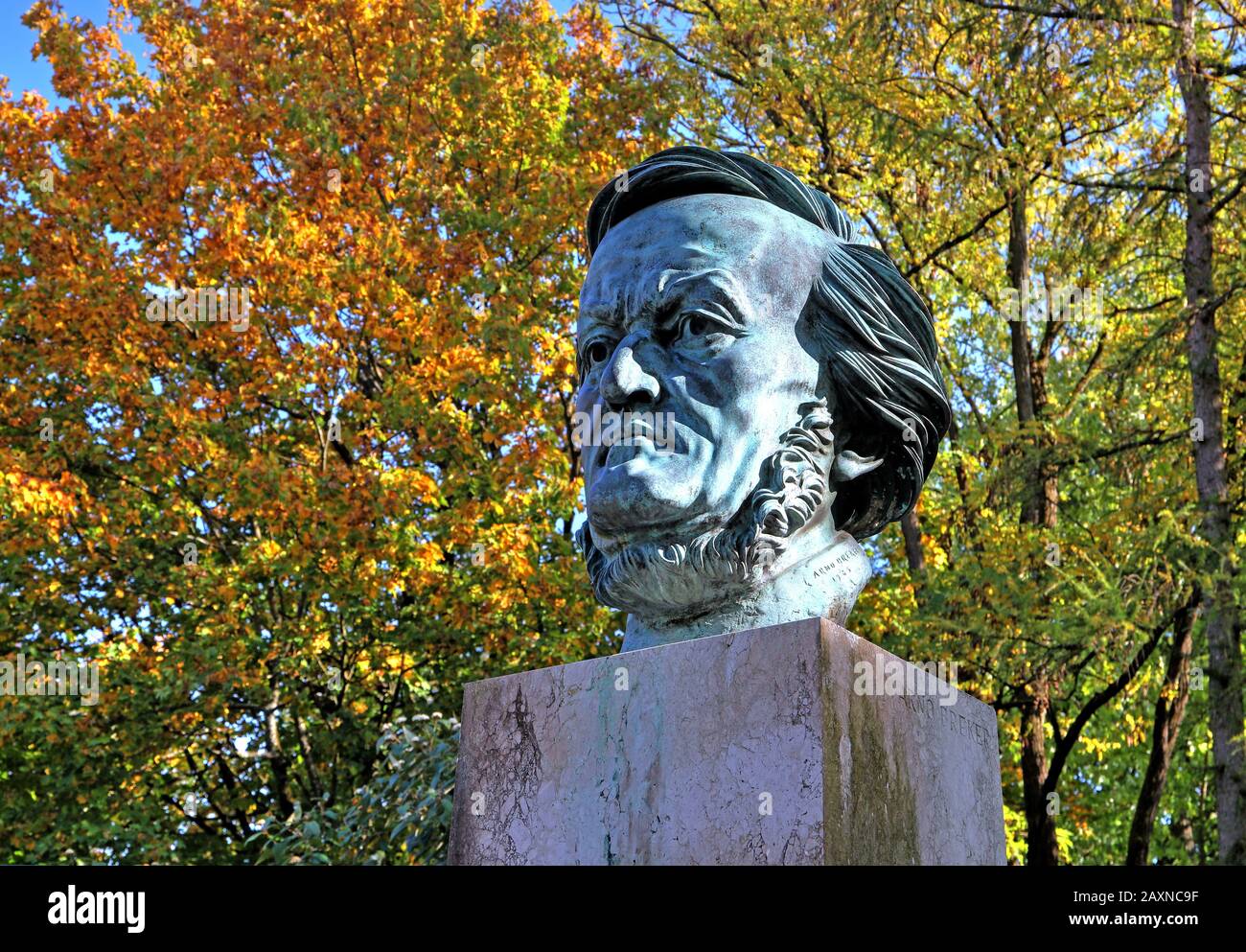 Sculpture Wagner d'Arno Breker dans le parc de la maison de spectacle du festival Richard Wagner sur la colline verte, Bayreuth, Haute-Franconie, Franconie, Banque D'Images