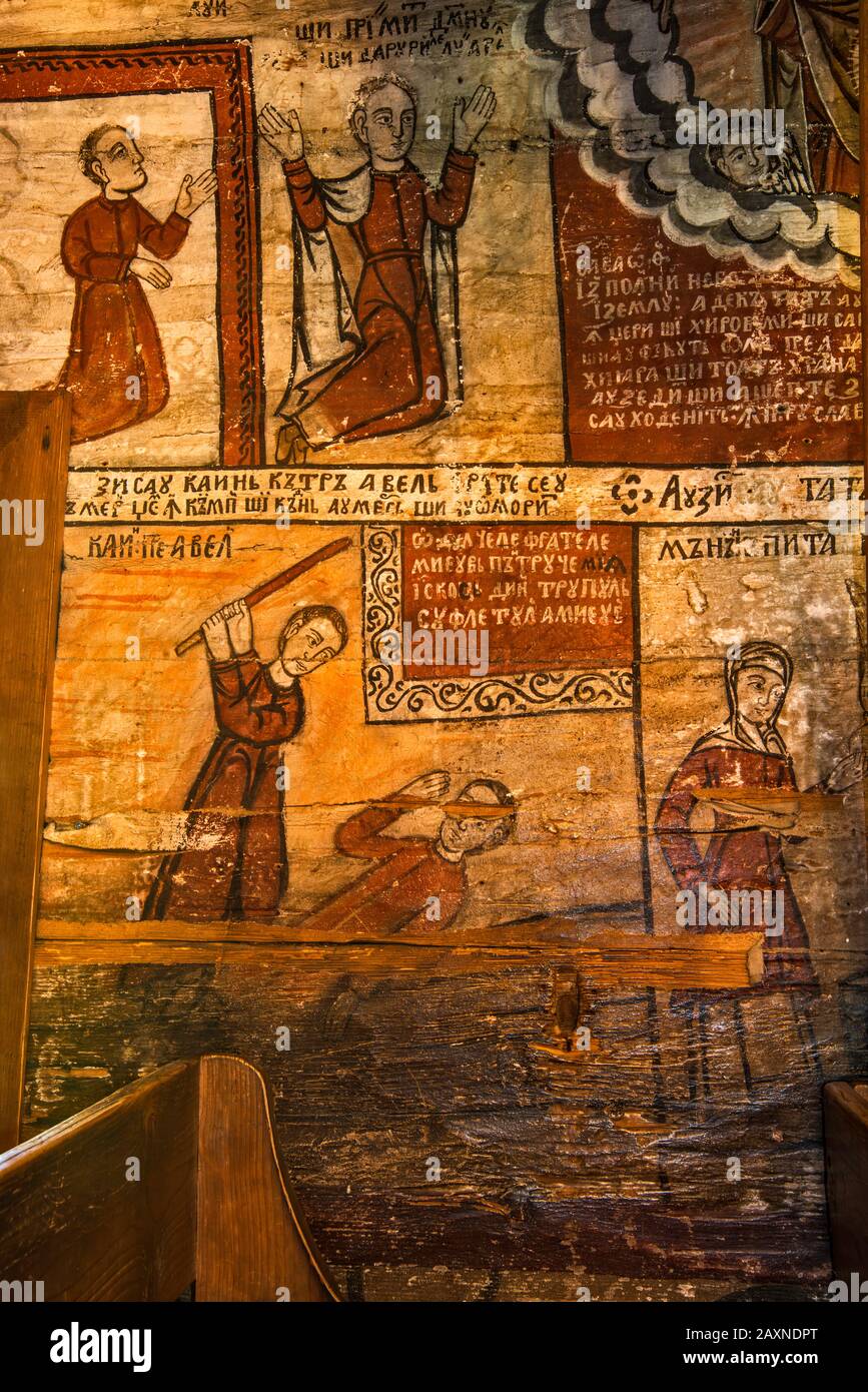 Peintures murales à l'église Saint Parascheva à Budesti Susani (Budesti Supérieur), église en bois, construite en 1532, dans le village de Budesti, Maramures, Roumanie Banque D'Images