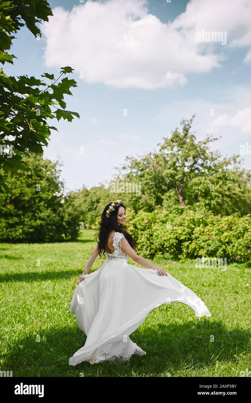 Robe qui tourne femme sale