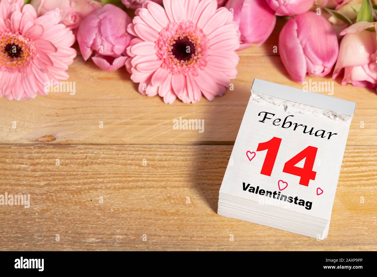 Calendrier, 14 février, Saint-Valentin et fleurs Banque D'Images