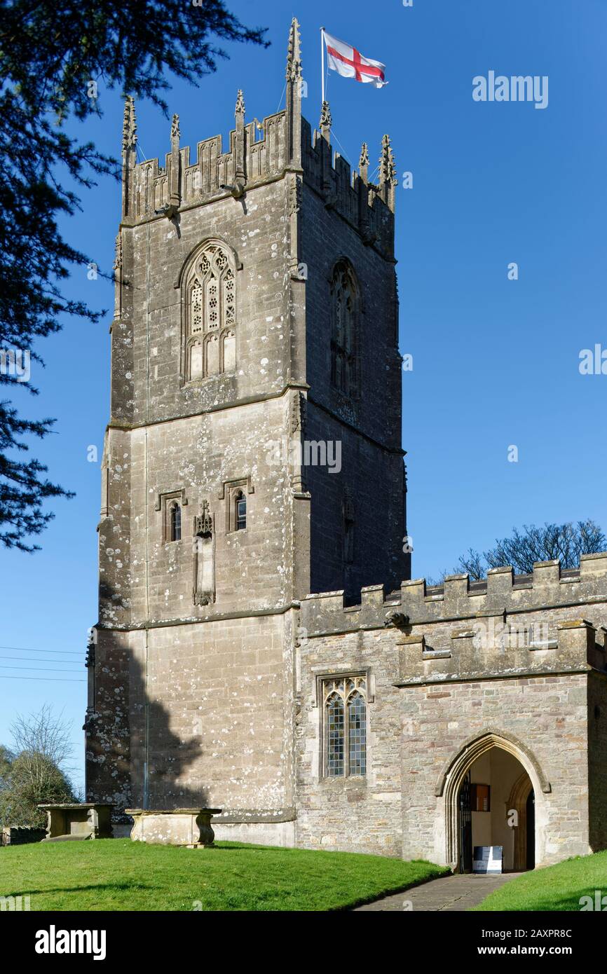 Église Sainte-Trinité, Wickwar, South Gloucestersher, Royaume-Uni Église classée de grade II d'origine du XIIe siècle Banque D'Images