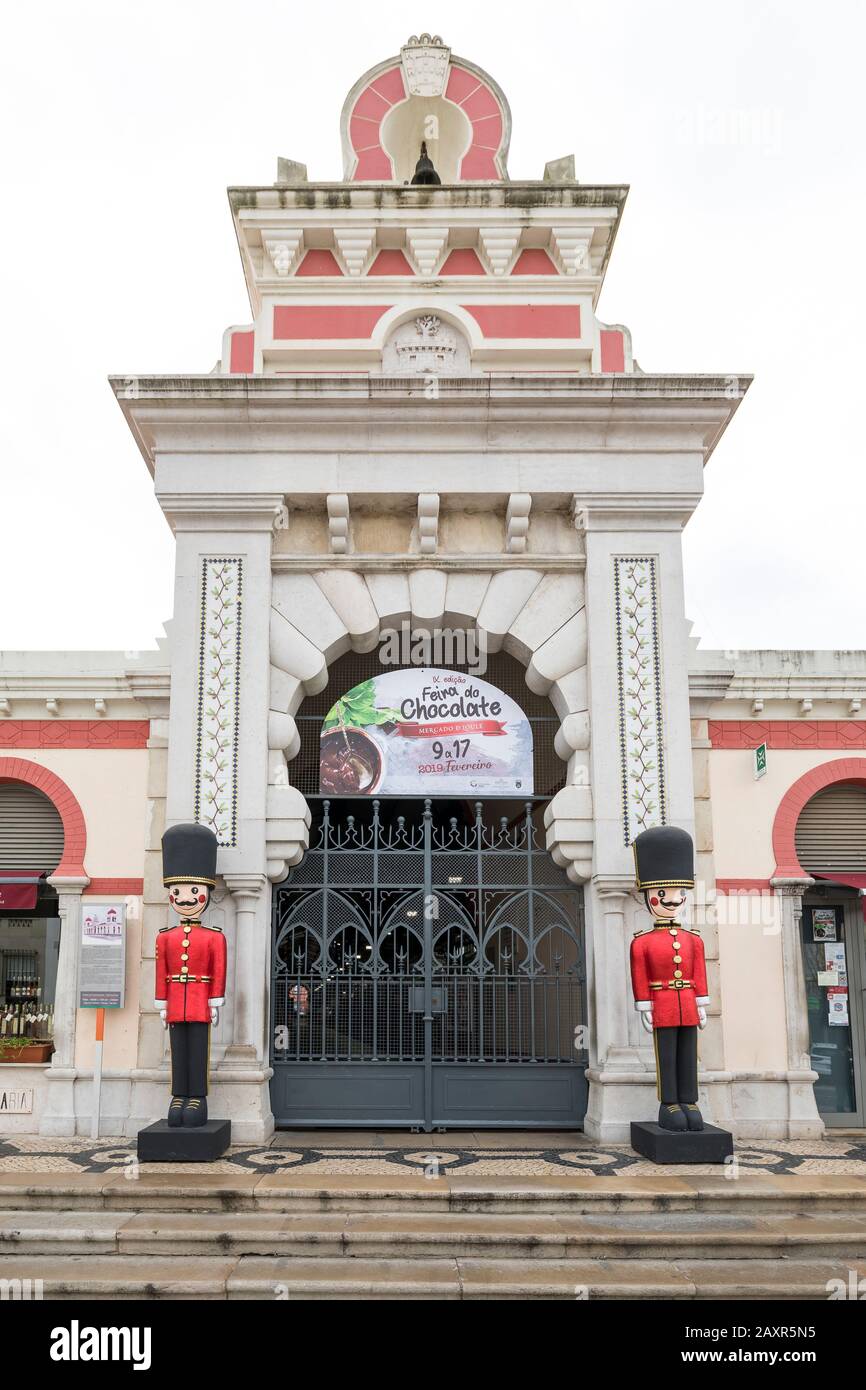 Hôtel de marché dans la vieille ville de Loule, Algarve, dans le quartier de Faro, Portugal Banque D'Images