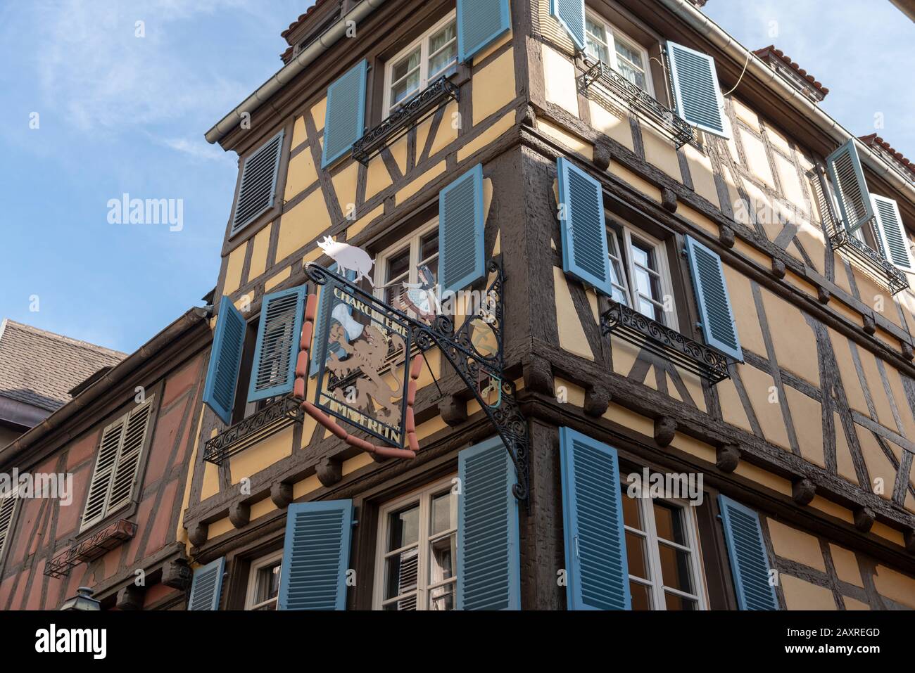 France, Alsace, Colmar, panneau du boucher dans la vieille ville. Banque D'Images