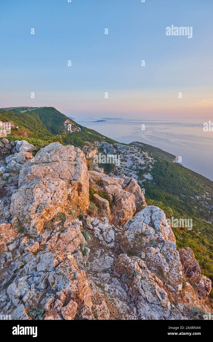 Paysage de la côte à Lubenice, coucher de soleil, Cres, Croatie, Europe Banque D'Images