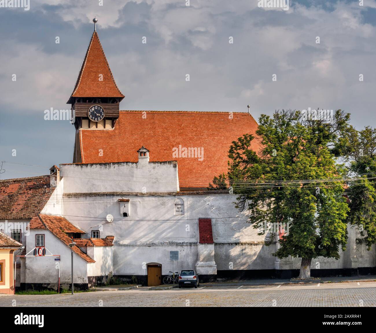 Église saxonne fortifiée, évangélique du XIIIe siècle, à Miercurea Sibiului, comté de Sibiu, région de Transylvanie, Roumanie Banque D'Images