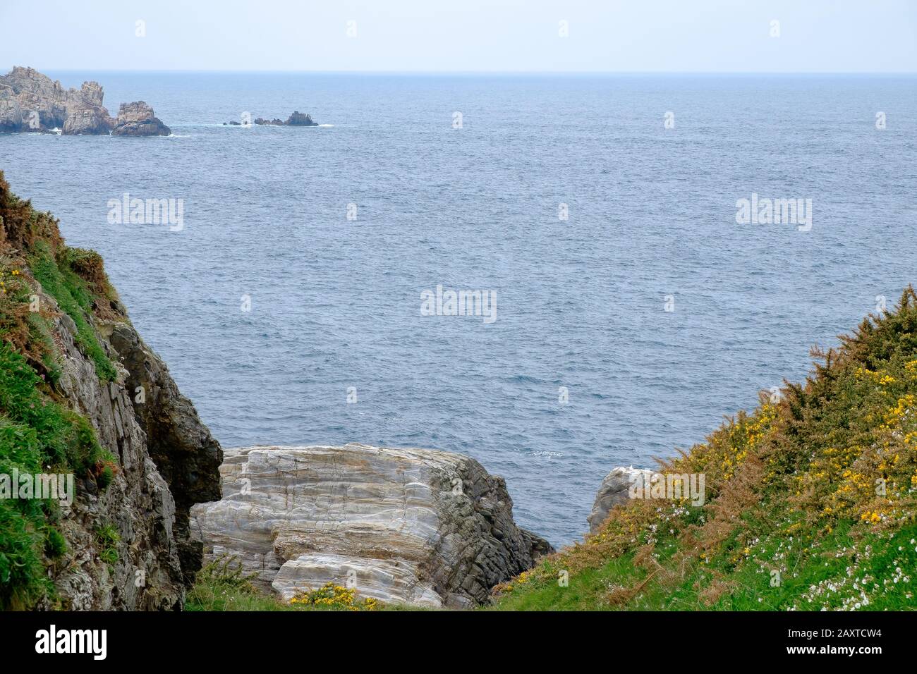 Falaises de la côte nord de l'espagne sur la mer Cantabrique, dans les Asturies Banque D'Images
