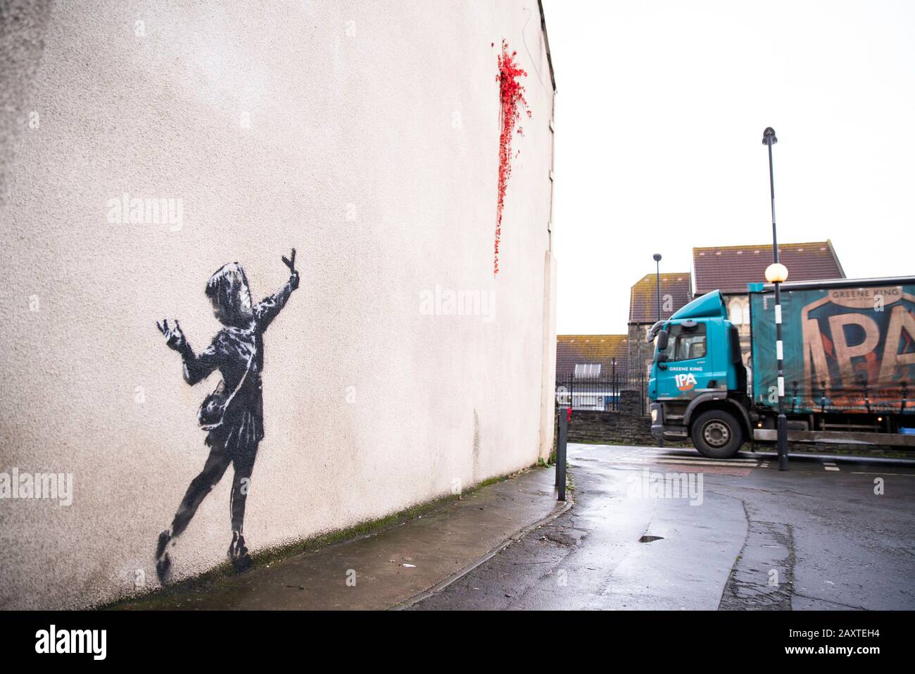 Bristol, Royaume-Uni, 13 février 2020. Un morceau de Saint Valentin a inspiré l'art de la rue, rumeur pour être un nouveau travail de Banksy, à Barton Hill, Bristol, Royaume-Uni. Crédit: Adam Gasson/Alay Live News Banque D'Images