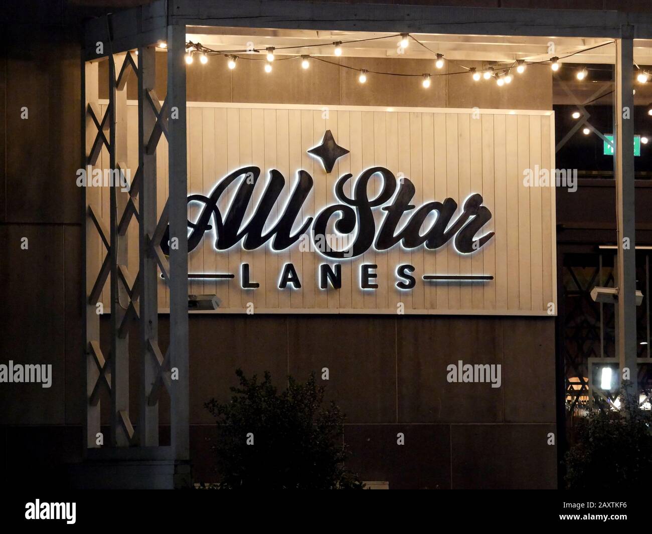 Signez pour All Star Lanes, un bowling à dix broches à Westfield, White City, Londres, Royaume-Uni Banque D'Images
