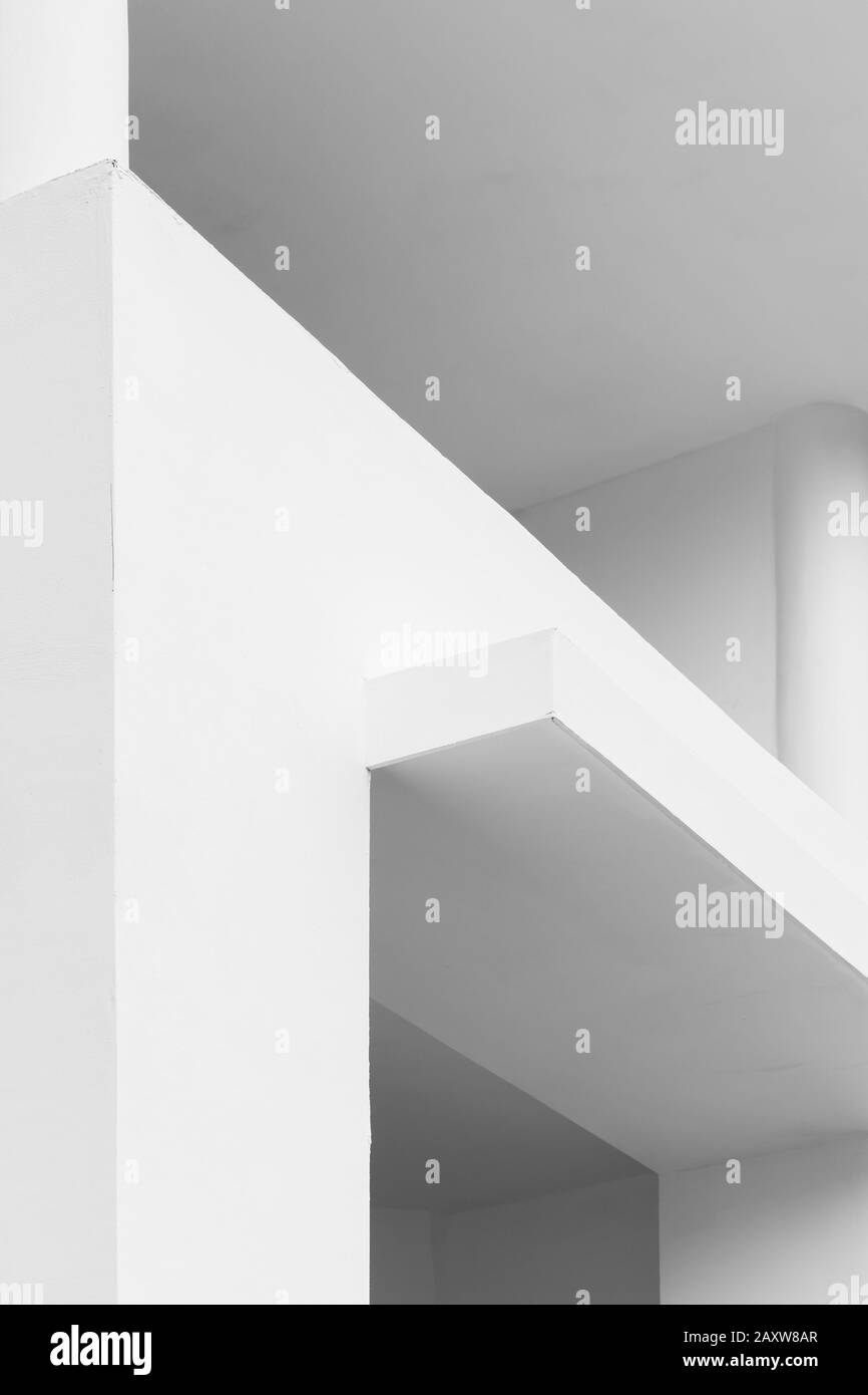 Détails abstraits de l'architecture minimale. Coins et ombres, photo d'arrière-plan verticale Banque D'Images