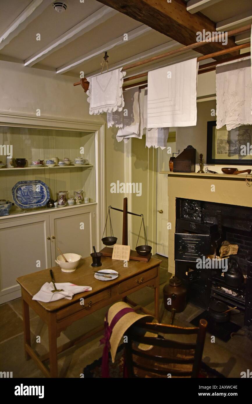 Intérieur du Bronte Parsonage Museum, cuisine, Haworth Banque D'Images