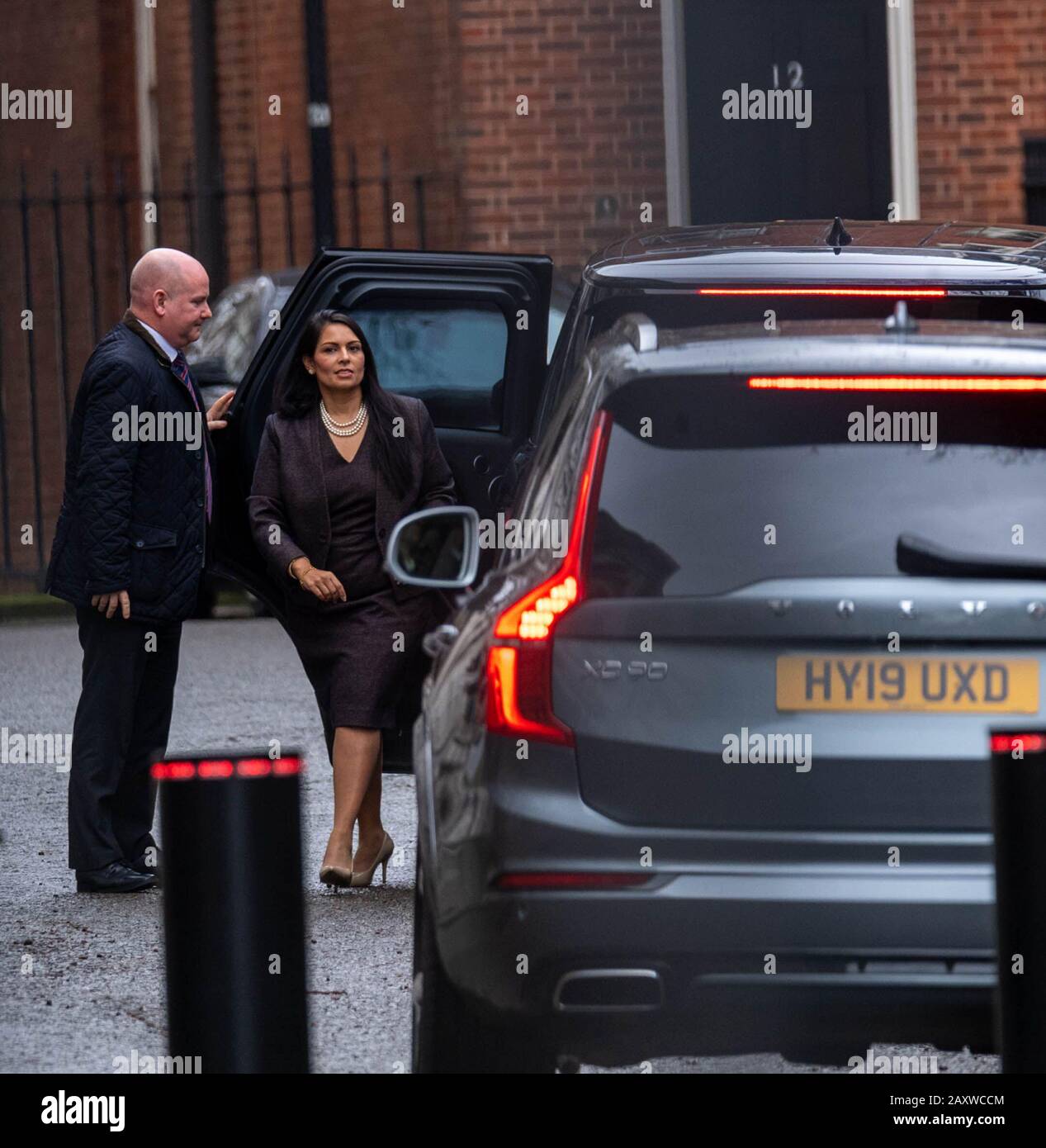 Londres, Royaume-Uni. 13 février 2020. Priti Patel MP PC Home Secretary; arrive à 10 nDowning Street, Londres dans le cadre du cabinet reshuffle crédit: Ian Davidson/Alay Live News Banque D'Images