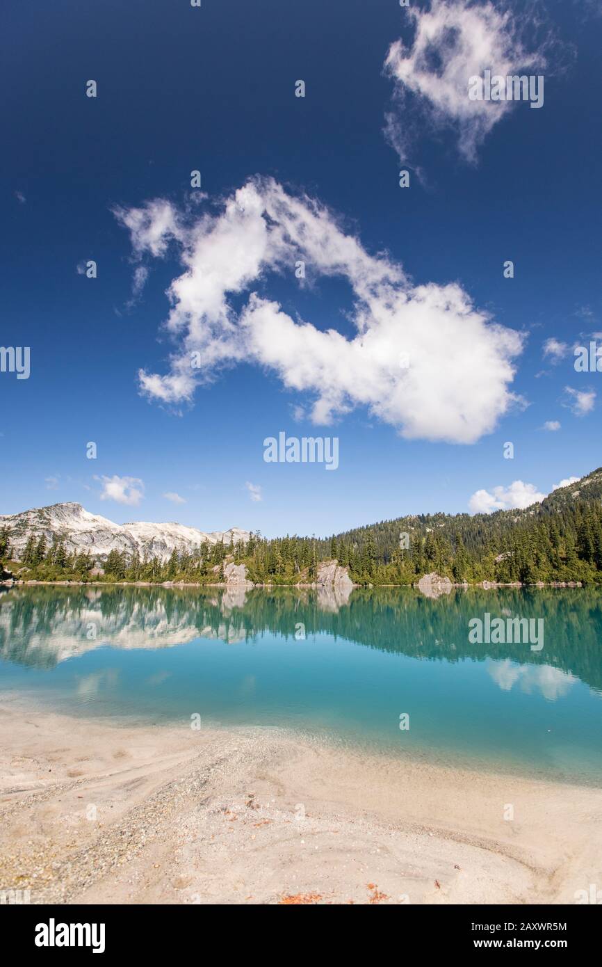 Montagne Turquoise Banque d'image et photos Alamy