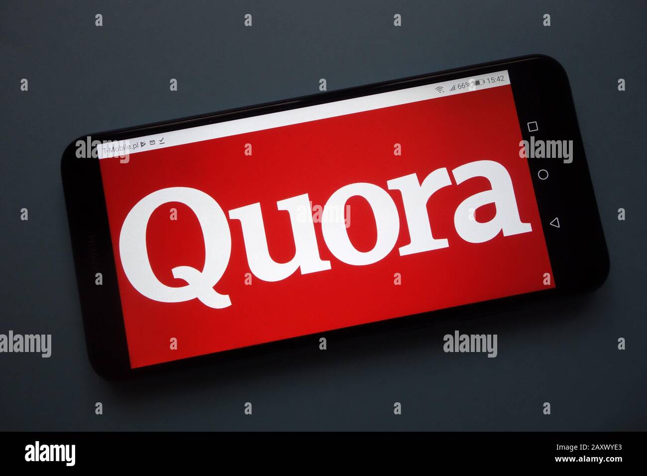 Logo Quora affiché sur le smartphone Banque D'Images