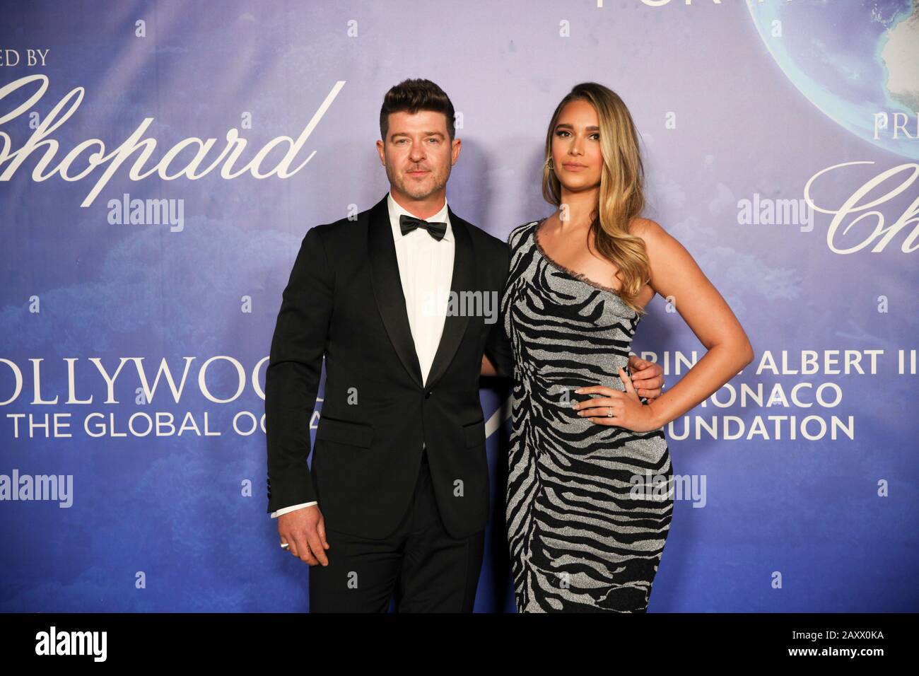 Robin Thicke et April Love Geary assistent à Hollywood pour le Global Ocean Gala à Beverly Hills le 6 février 2020 à Los Angeles, Californie. Banque D'Images