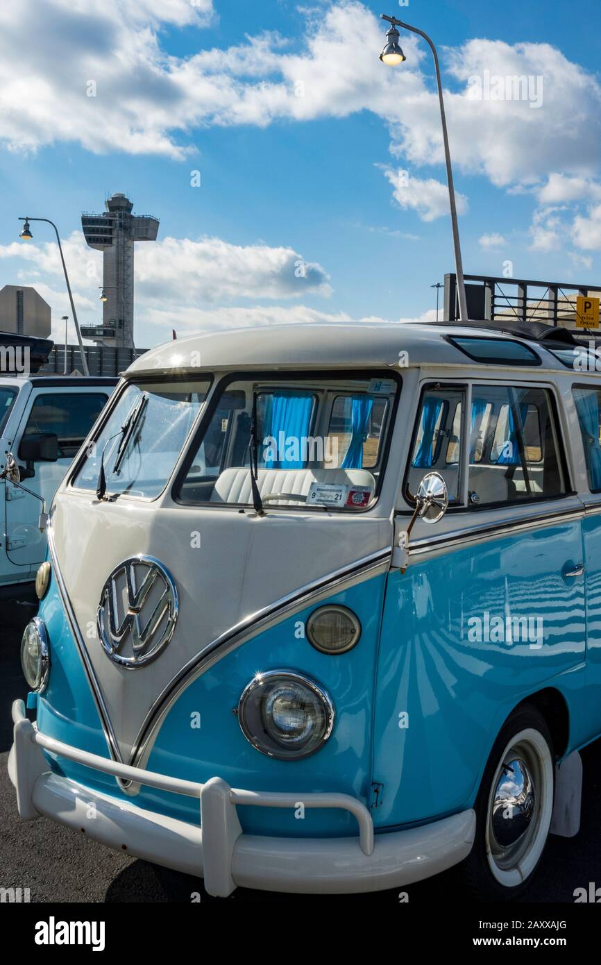 Bus Volkswagen vintage à l'hôtel TWA, aéroport international JFK, New York, États-Unis Banque D'Images