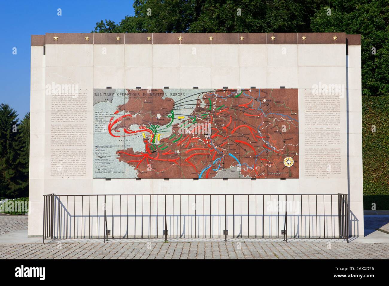 Carte explicative des mouvements de troupes alliées durant la seconde Guerre mondiale au cimetière et Mémorial américain de Luxembourg à Luxembourg, Luxembourg Banque D'Images