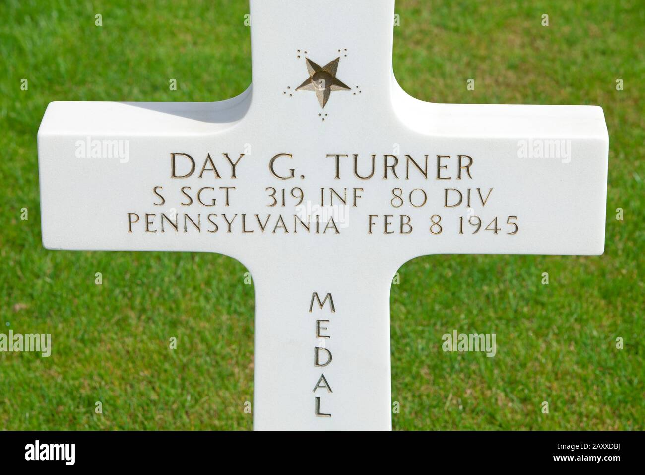 Le Sergent d’état-major Day G. Turner, récipiendaire de la Médaille d’honneur au cimetière et Mémorial d’Amérique du Luxembourg à Luxembourg, au Luxembourg Banque D'Images