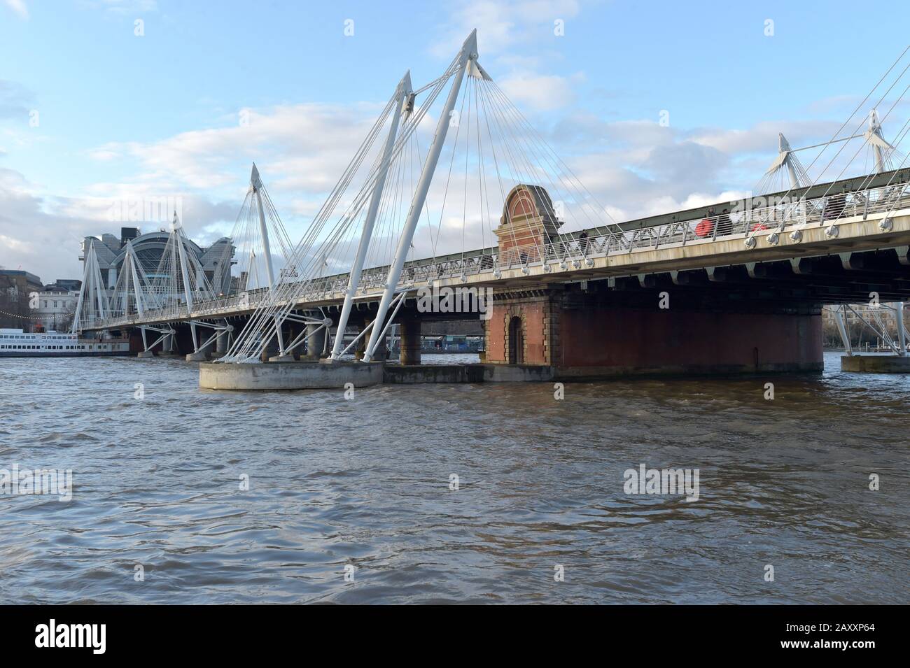 Vue sur le pont de Hungerford (côté Amont) en face de la Tamise à Embankment. Photo PA. Date De L'Image: Jeudi 13 Février 2020. Crédit photo devrait lire: Nick Ansell/PA Wire Banque D'Images