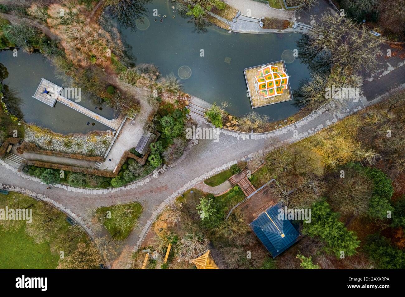 Vue verticale sur le jardin japonais de munich, allemagne Banque D'Images
