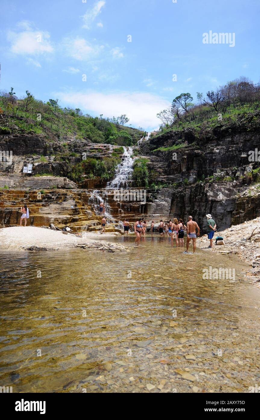 Capitólio, Minas Gerais, Brésil, 26 novembre 2019. Cascade de Lagoa Azul située sur le barrage de Furnas à Capitólio, dans l'état de Minas Gerais. Banque D'Images