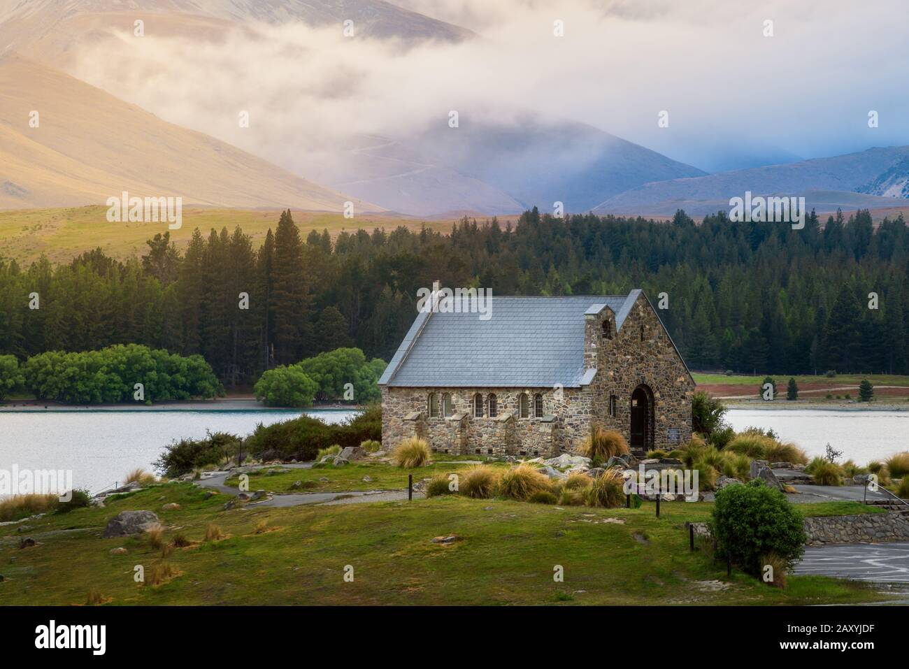 Église Du Bon Berger Du Lac Tekapo Nouvelle-Zélande De L'Île Du Sud. Paysage néo-zélandais. Le tourisme d'été en Nouvelle-Zélande. Banque D'Images