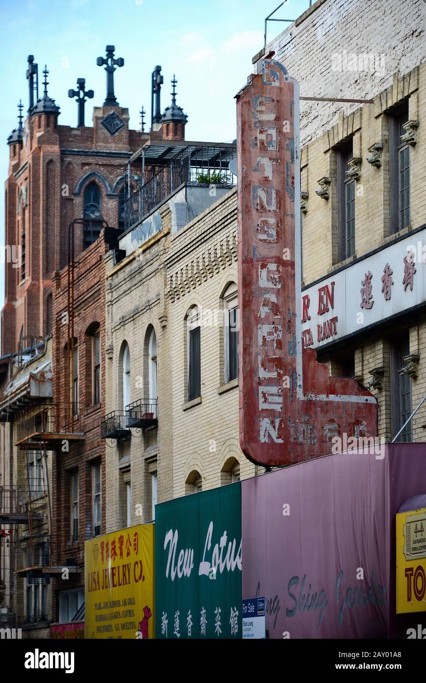 Ancienne publicité à Chinatown, San Francisco, Californie, États-Unis Banque D'Images