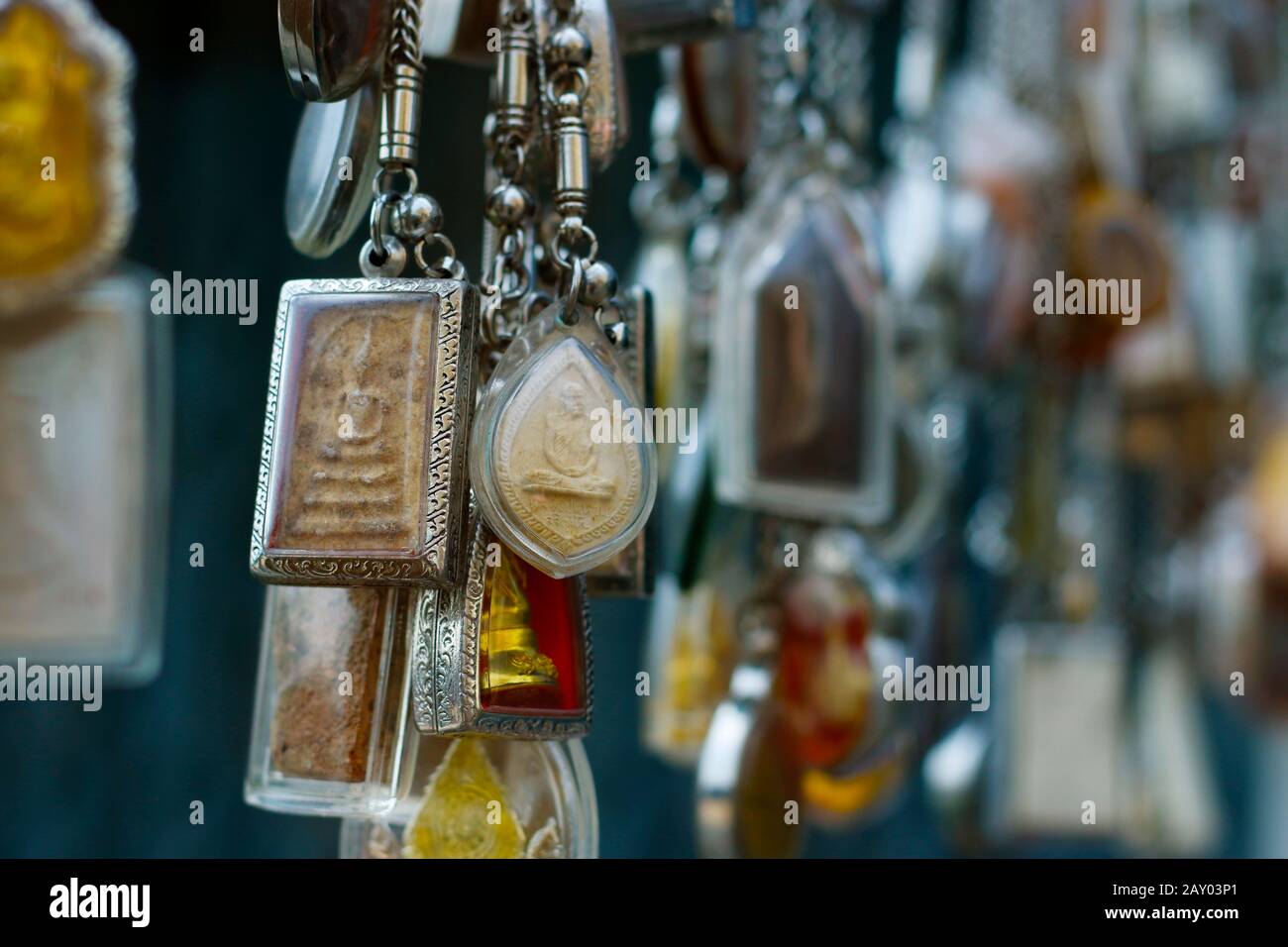 Thailand The Amulet Market In Bangkok Banque d'image et photos - Alamy