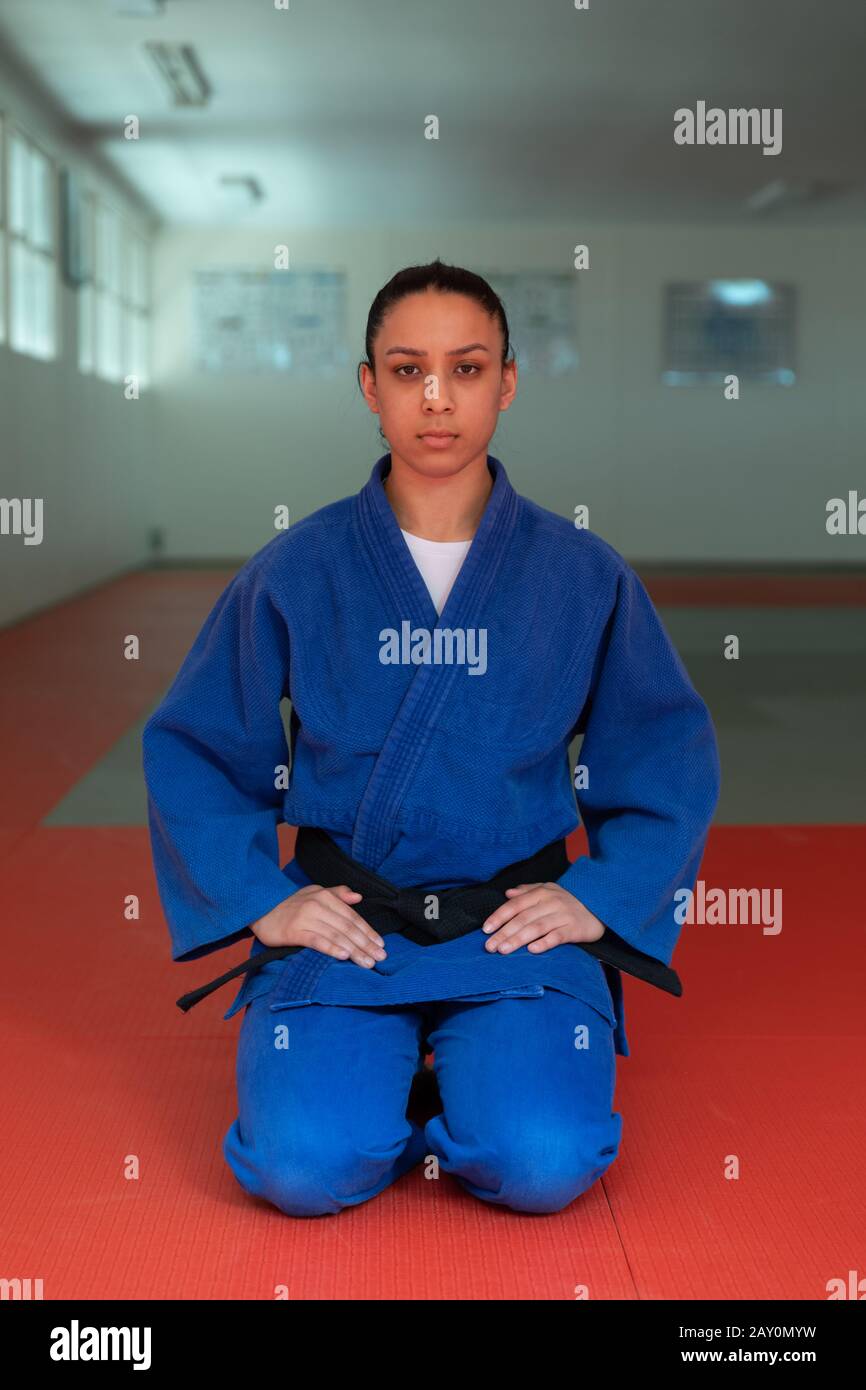 Judoka regardant l'appareil photo Banque D'Images