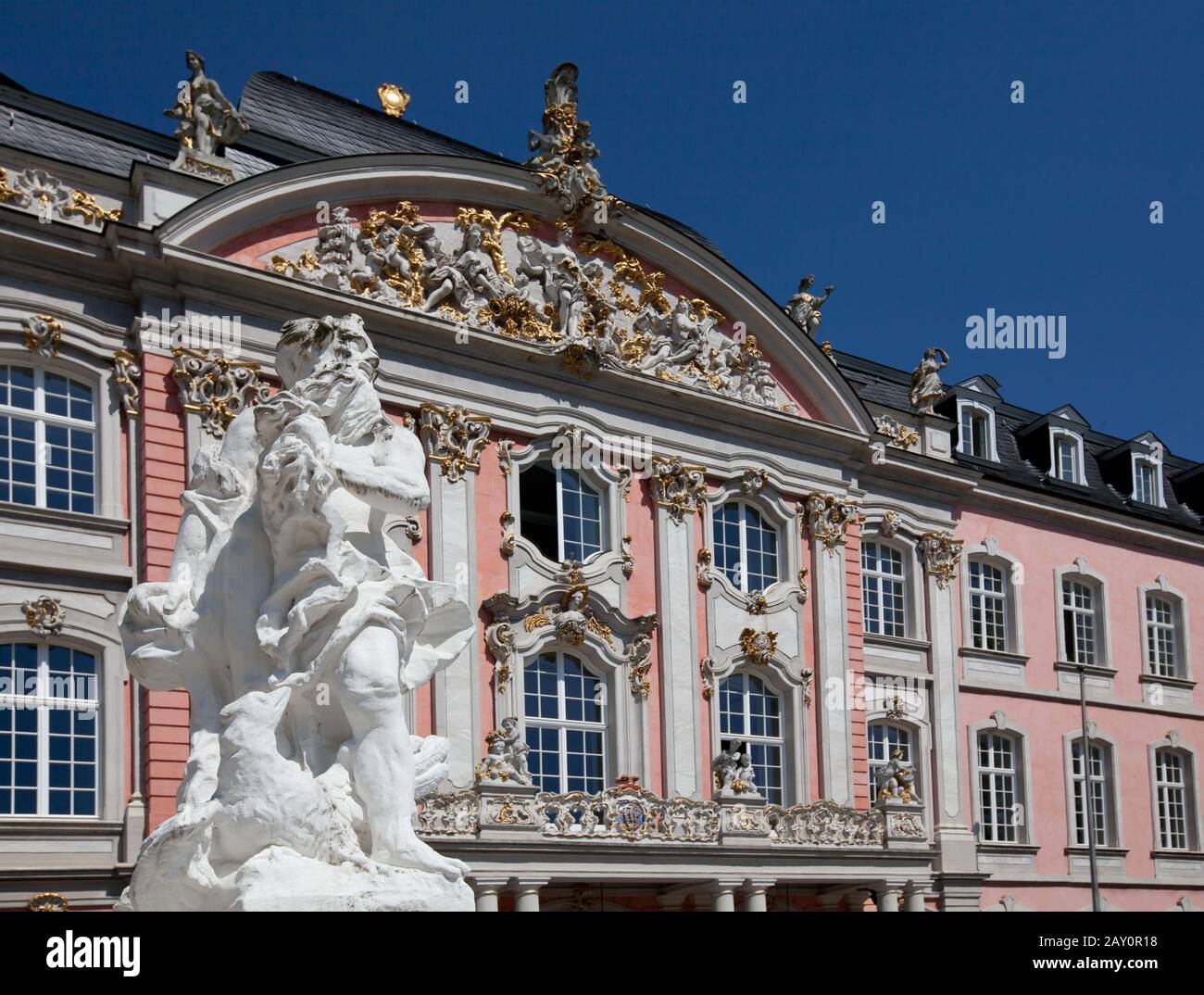 La Renaissance électorale et le palais rococo de la ville de Trèves Banque D'Images