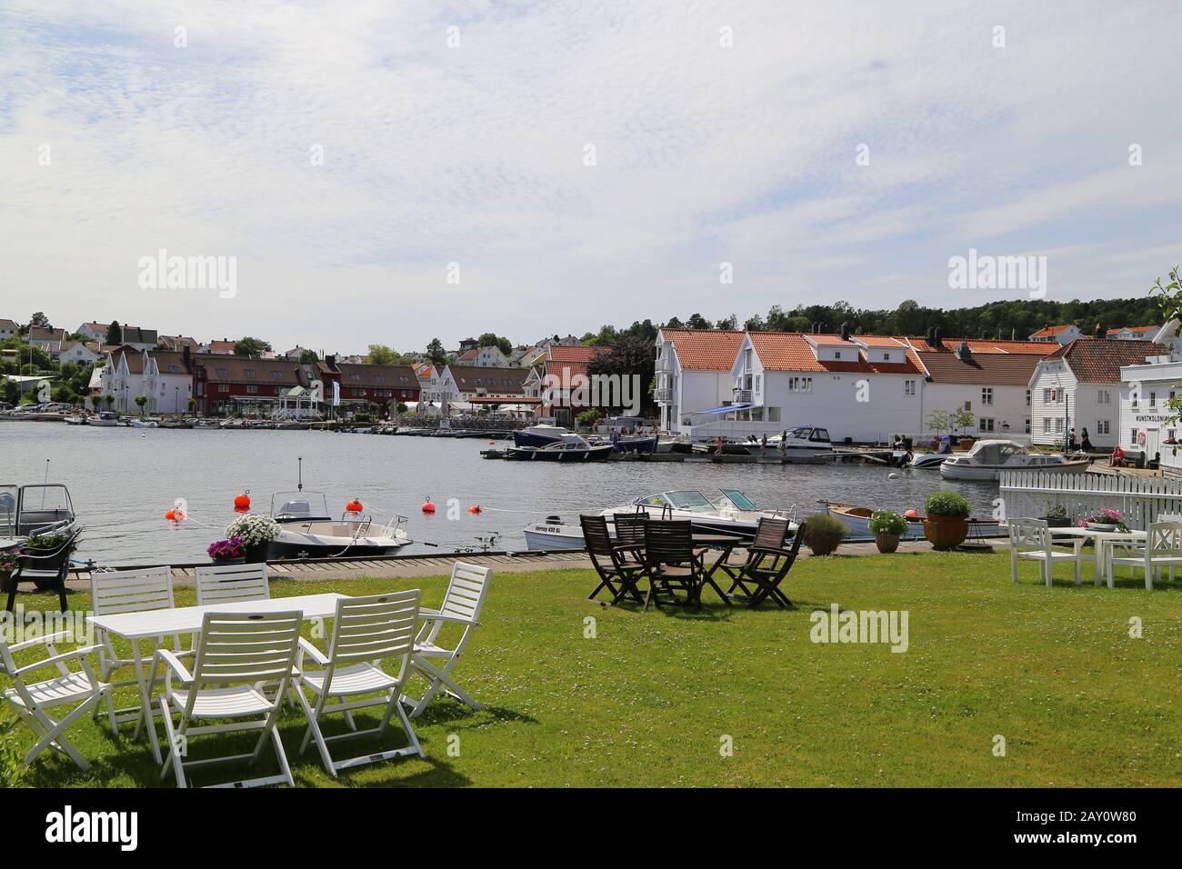 Un été calme jour à Marina Kristiansand Lillesand, Norvège Banque D'Images