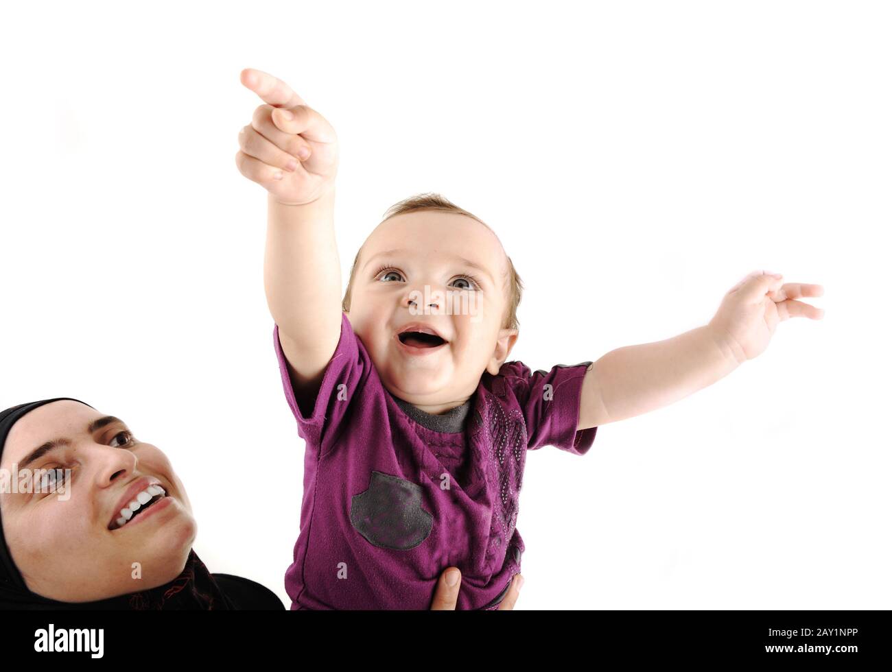 Jeune Femme Musulmane Avec Petit Bebe Mignon Dans Les Bras Photo Stock Alamy Jeune Femme Musulmane Avec Petit Bebe Mignon Dans Les Bras Photo Stock Alamy