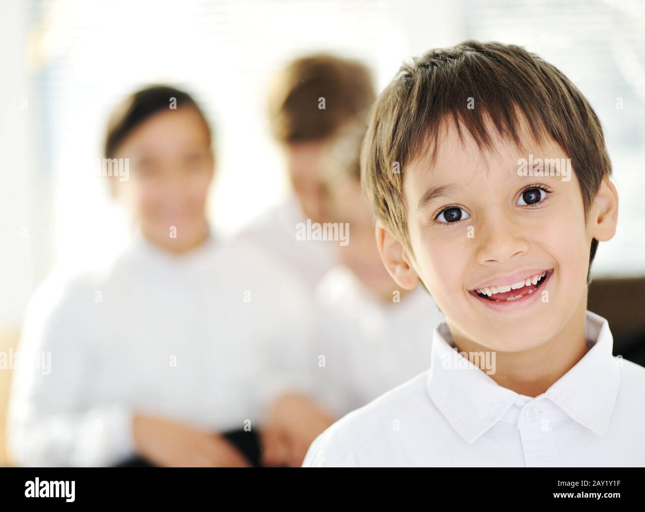 Mère et enfants à la maison Banque D'Images