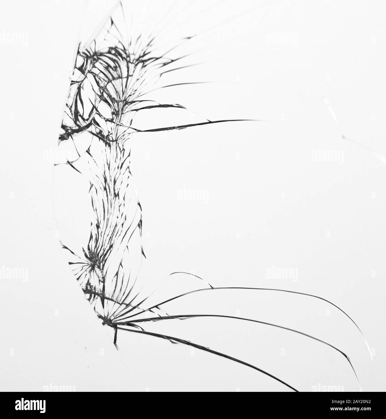 Abstraction, fissures sur fond blanc. Verre cassé de smartphone. Banque D'Images