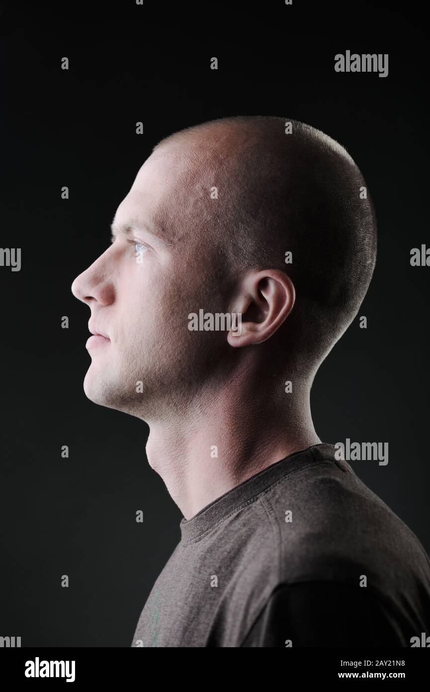 Homme chauve profil Banque de photographies et d’images à haute ...