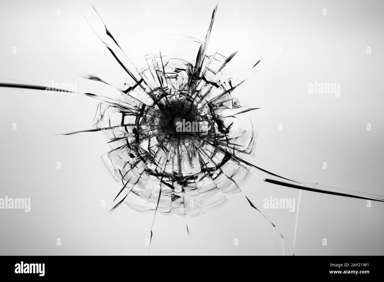 Capture de fenêtre interrompue. Fissures sur le verre. Banque D'Images