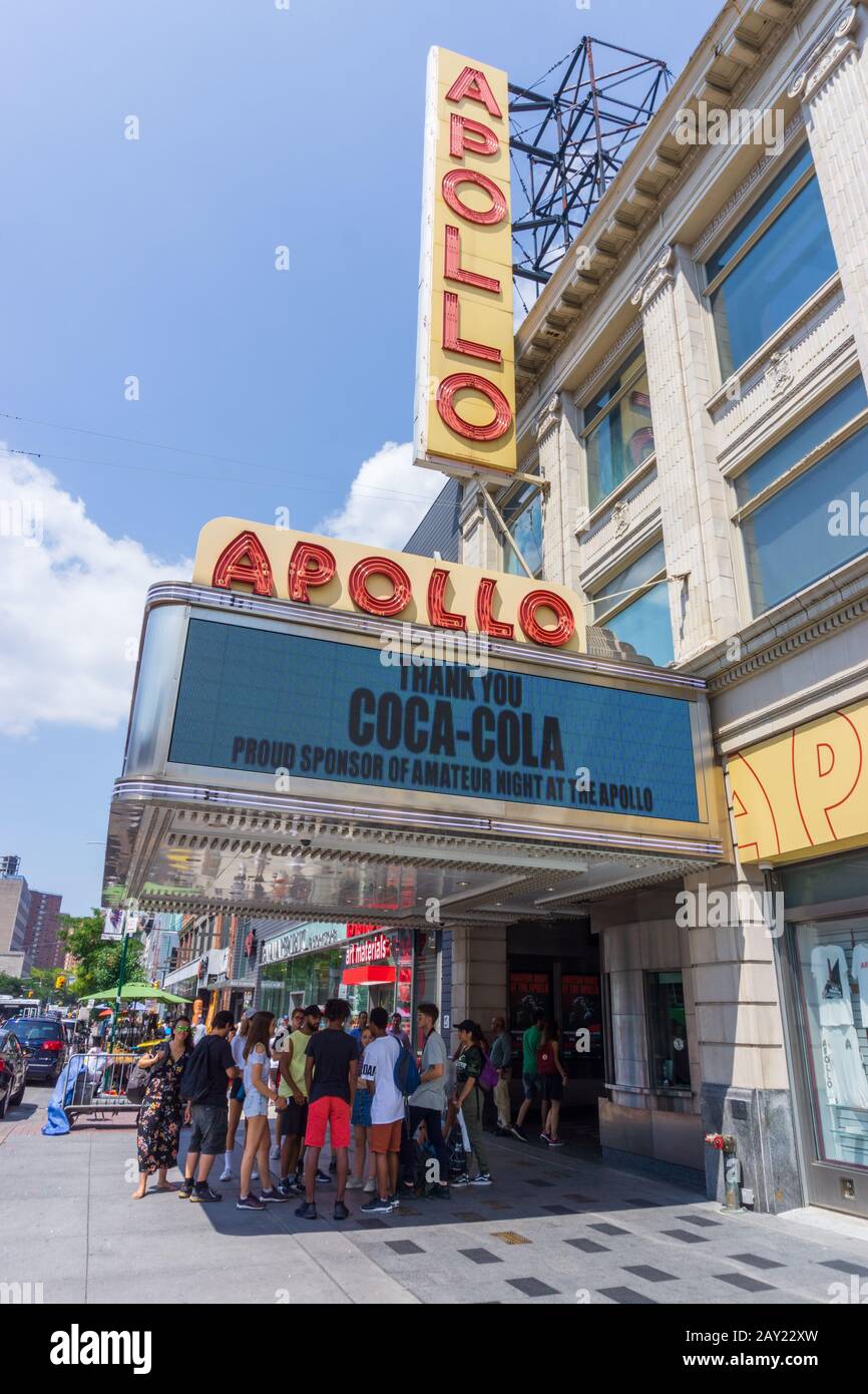 New York, États-Unis - 20 août 2018 : the125ème Street et Apollo Theatre, l'un des plus anciens et les plus célèbres salles de musique aux États-Unis, situé à Ha Banque D'Images