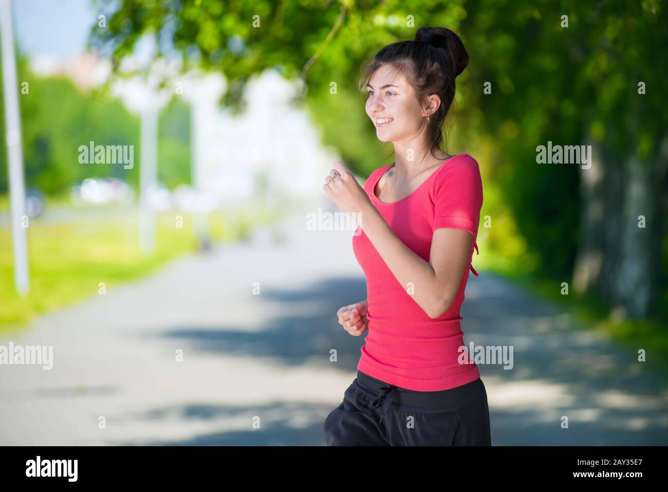 Runner - femme en marche en plein air dans Green Park Banque D'Images