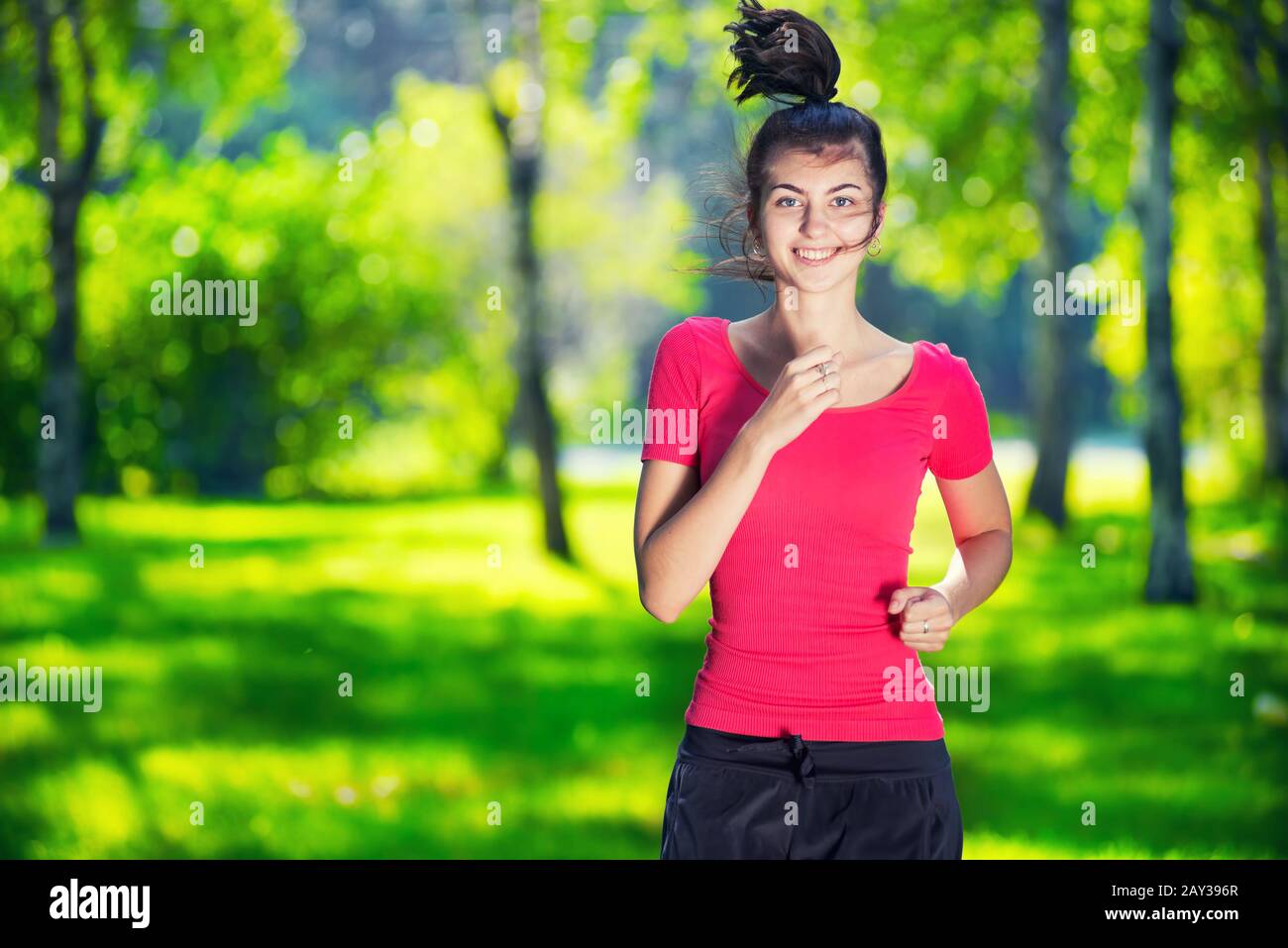 Runner - femme en marche en plein air dans Green Park Banque D'Images