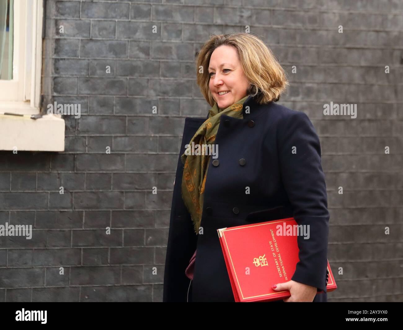 Londres, Royaume-Uni. 14 février 2020. Nouvelle secrétaire d'État au développement international Anne-Marie Trevelyan arrivant à la réunion extraordinaire du Cabinet à la suite d'un remaniement. Crédit: Uwe Deffner/Alay Live News Banque D'Images Londres, Royaume-Uni. 14 février 2020. Nouvelle secrétaire d'État au développement international Anne-Marie Trevelyan arrivant à la réunion extraordinaire du Cabinet à la suite d'un remaniement. Crédit: Uwe Deffner/Alay Live News Banque D'Images