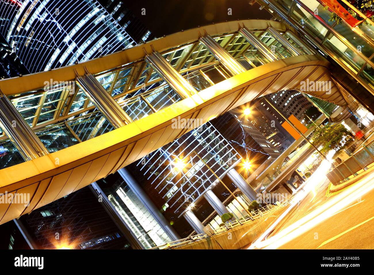 Modern city at night Banque D'Images