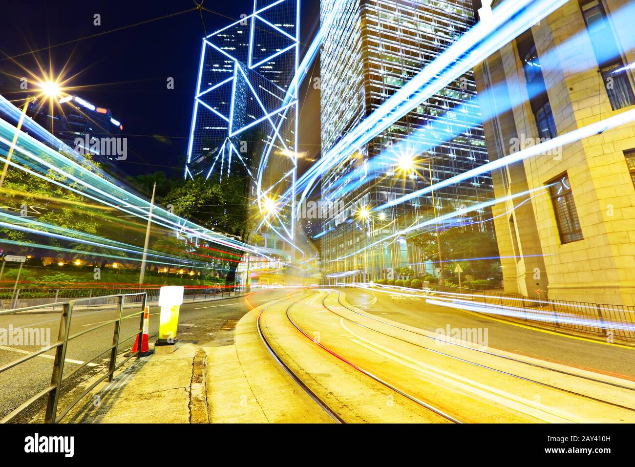 Trafic dans Hong Kong at night Banque D'Images