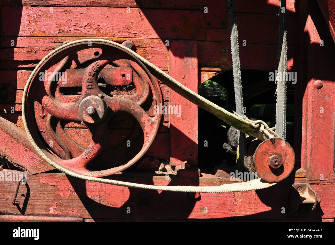 détail de la batteuse rouge Banque D'Images