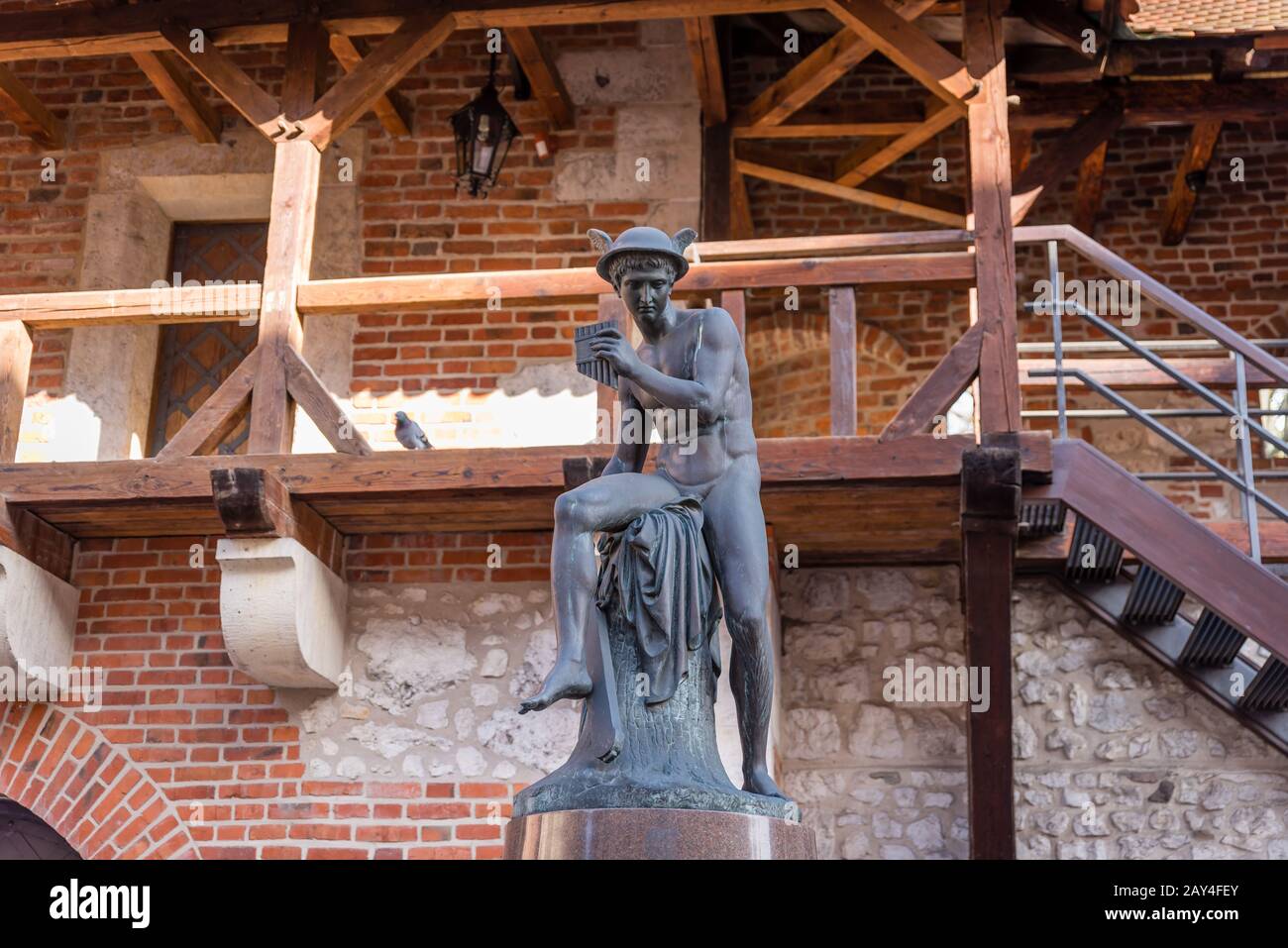 Statue À L'Extérieur Des Murs Défensifs. Musée Historique De Cracovie, Cracovie, Pologne Banque D'Images