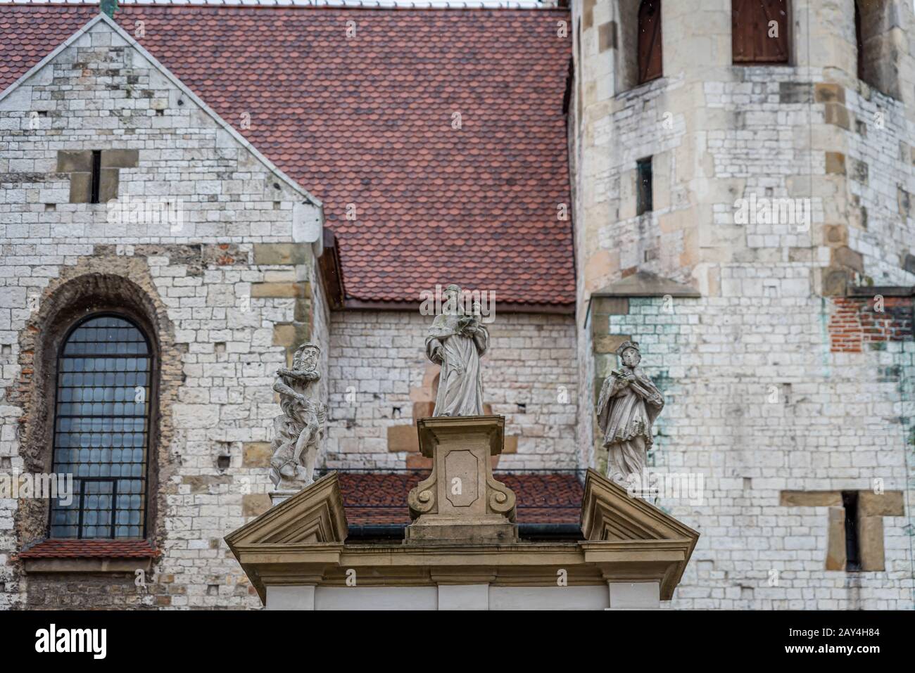 Hors De L'Église Saints Pierre Et Paul, Cracovie, Pologne Banque D'Images