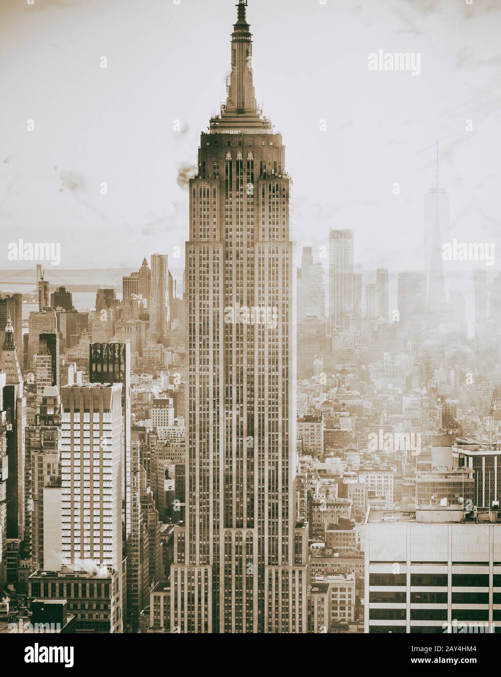 Gratte-ciel de Manhattan au crépuscule, vue aérienne sur les bâtiments de New York. Banque D'Images