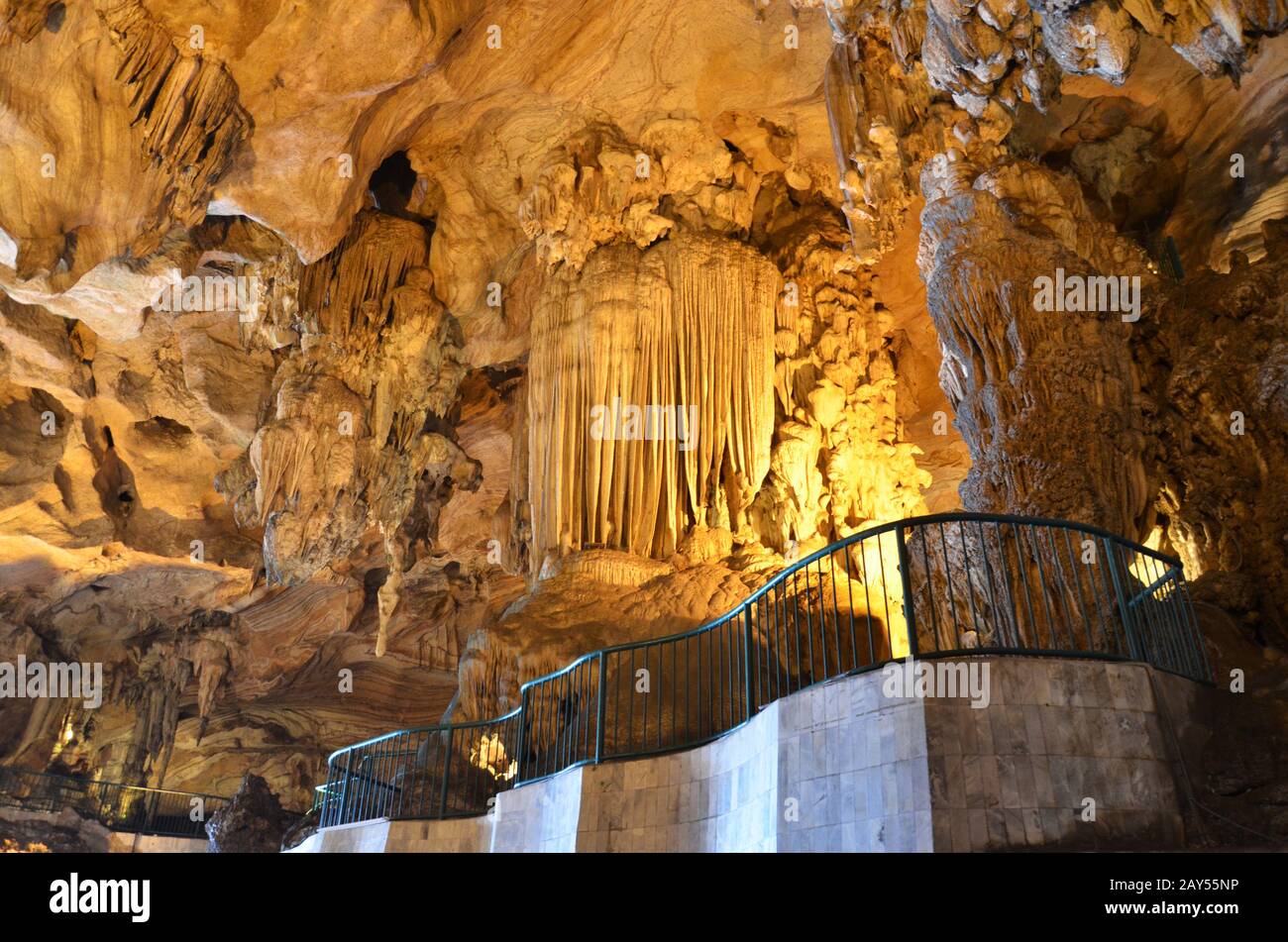 De belles formations calcaires dans la grotte de Kek Lok Tong Banque D'Images