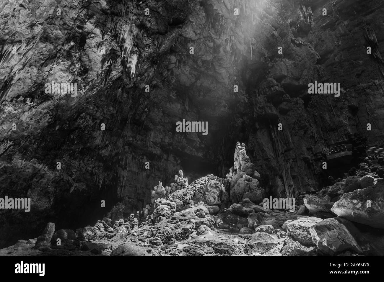 Grottes De Castellana, Pouilles, Italie. Ils s'élèvent à moins de deux kilomètres de la ville dans le sud-est de Murge à 330 m.s.l.m.lim plateau calcaire forme Banque D'Images