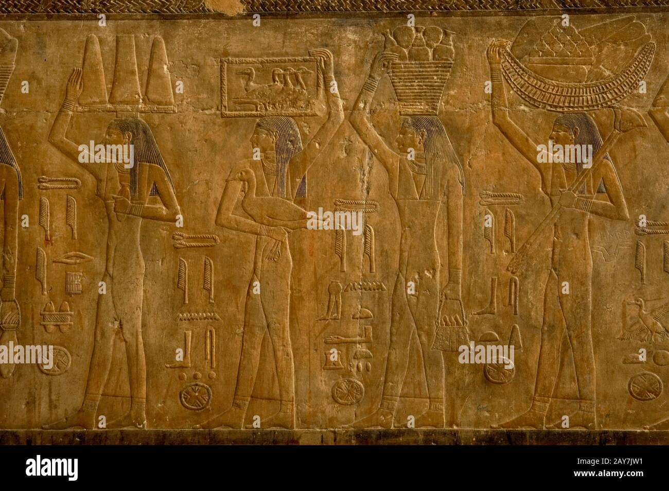 Egypte. Vieux Royaume. 5ème dynastie. Mastaba de Ti. Relief avec représentation des esclaves transportant des offres. Détails. Saqqara. Egytp Inférieur Banque D'Images